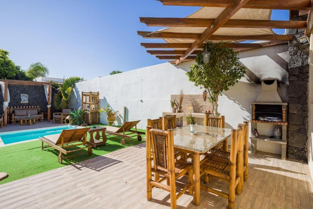 Villa La Isla By Rentaholidayslanzarote Playa Blanca  Exterior photo